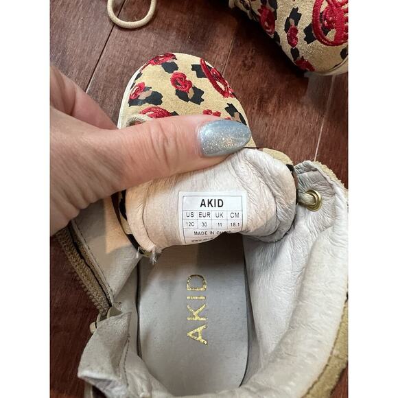 AKID Leather Embroidered Eye & Lips Boots Size US 12 Tan Red Mint Condition - Picture 6 of 9